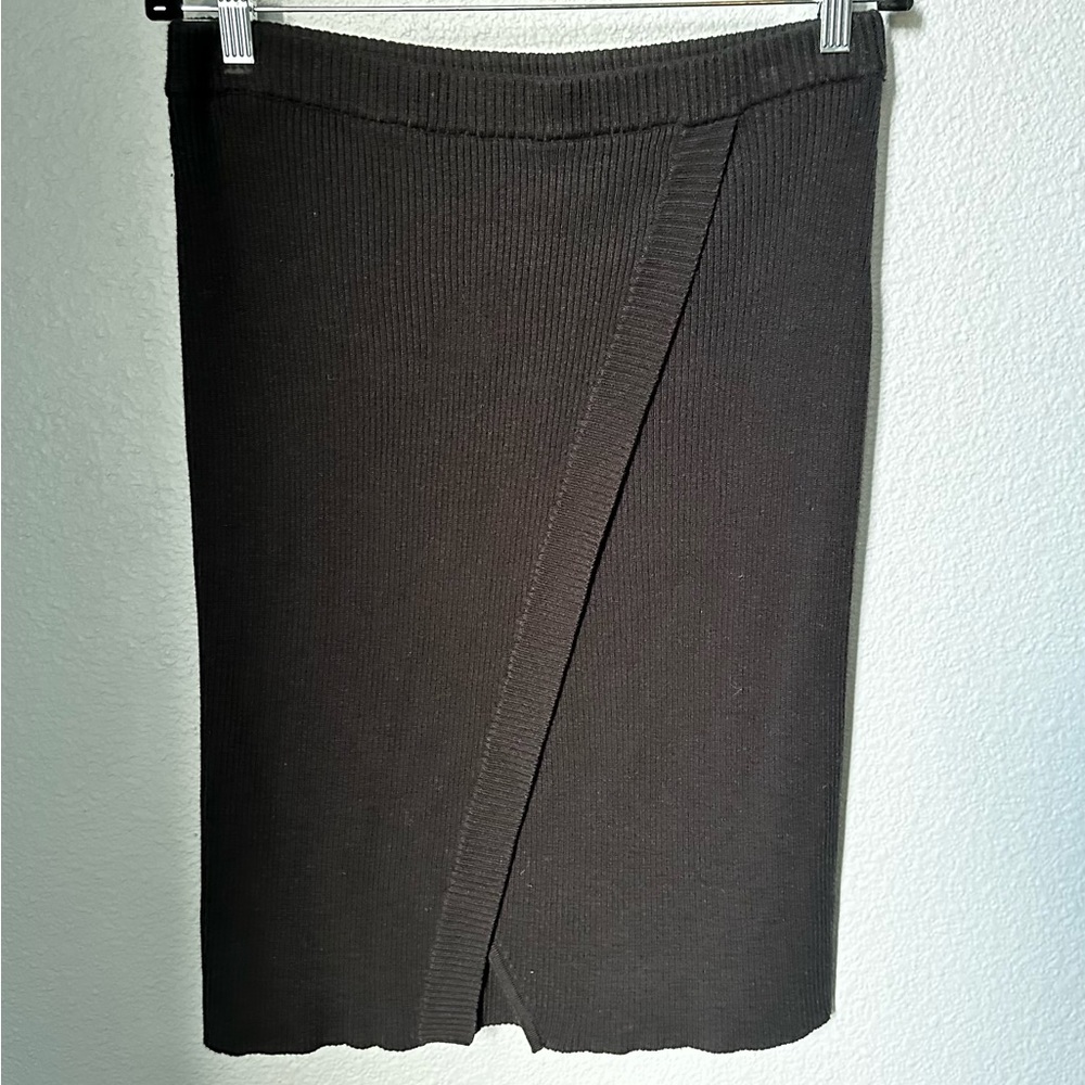 Versona Black Pencil Skirt